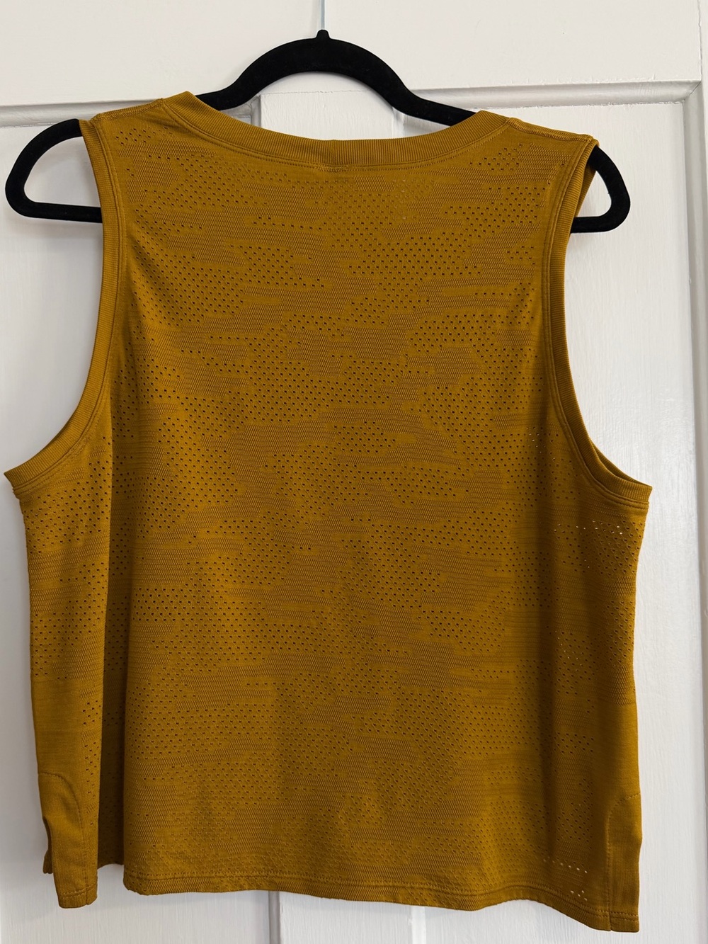 Lululemon Train to Be Tank Top Size 10 - Picture 3 of 11